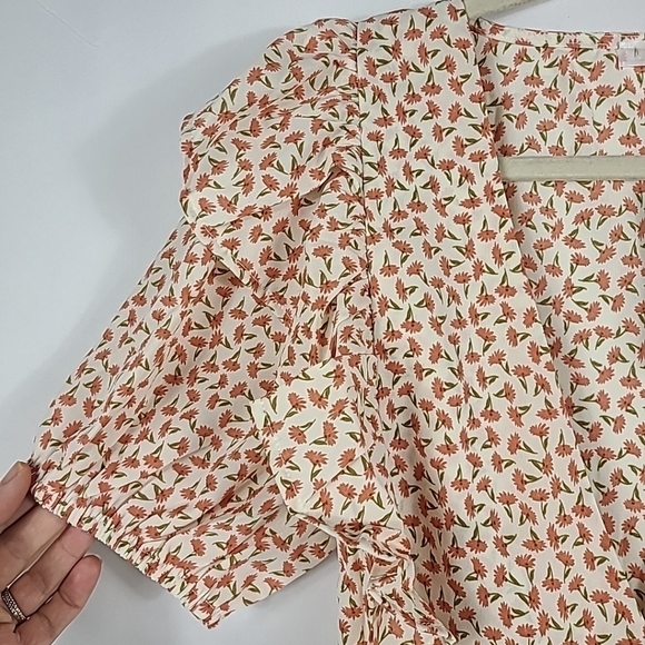 NEW Inmod Los Angeles Women's Folksong Floral Top in Coral Size Medium - Picture 2 of 11
